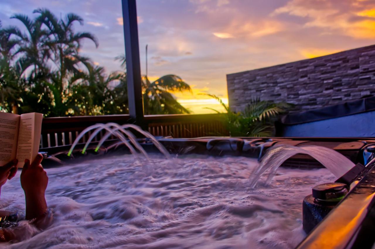 Ka Hema - Maison Entiere Avec Jacuzzi Et Vue Sur Mer Saint-Joseph Ngoại thất bức ảnh